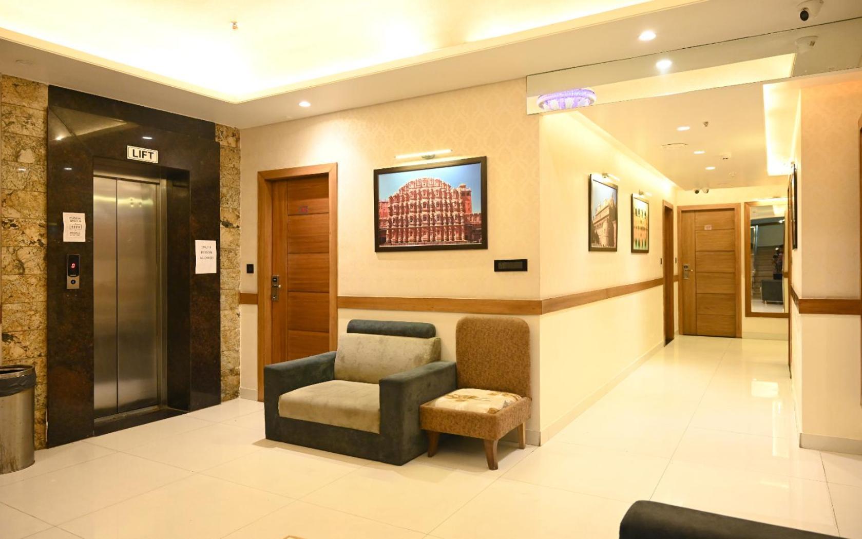 Hotel Rr 62-Jaipur City Centre Hotel Esterno foto