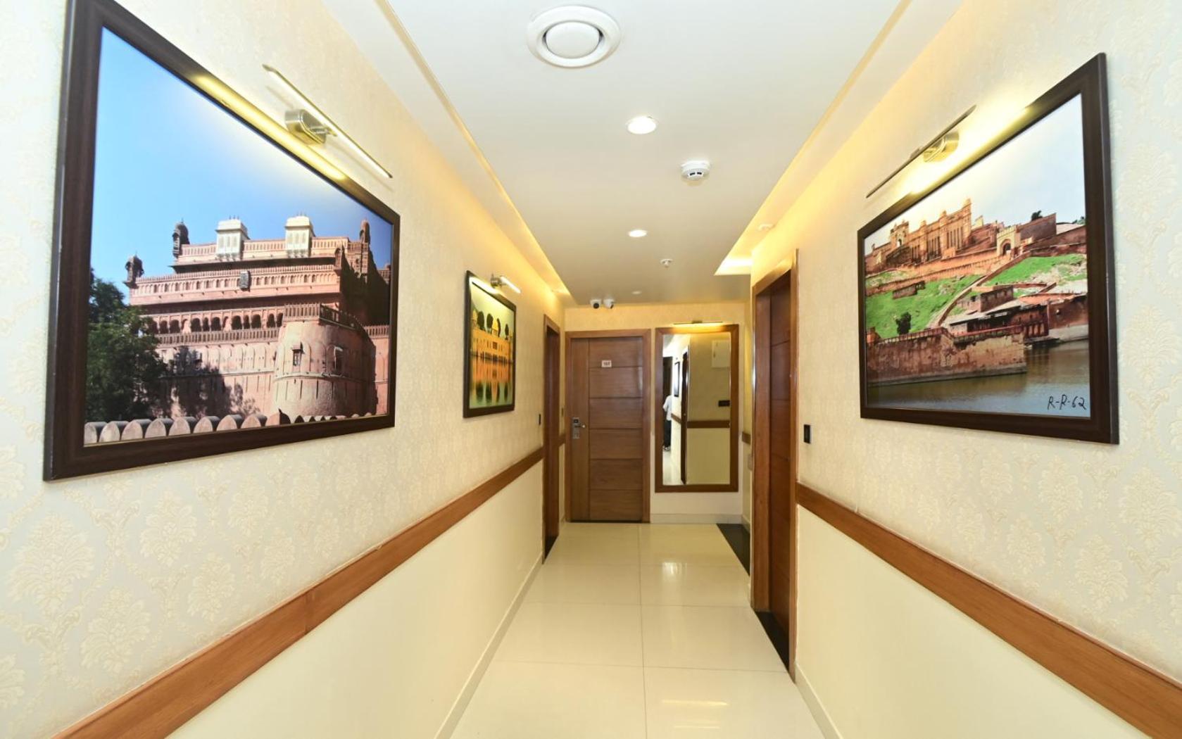 Hotel Rr 62-Jaipur City Centre Hotel Esterno foto